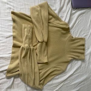 Urban outfitters turtleneck puffy sleeve sweater